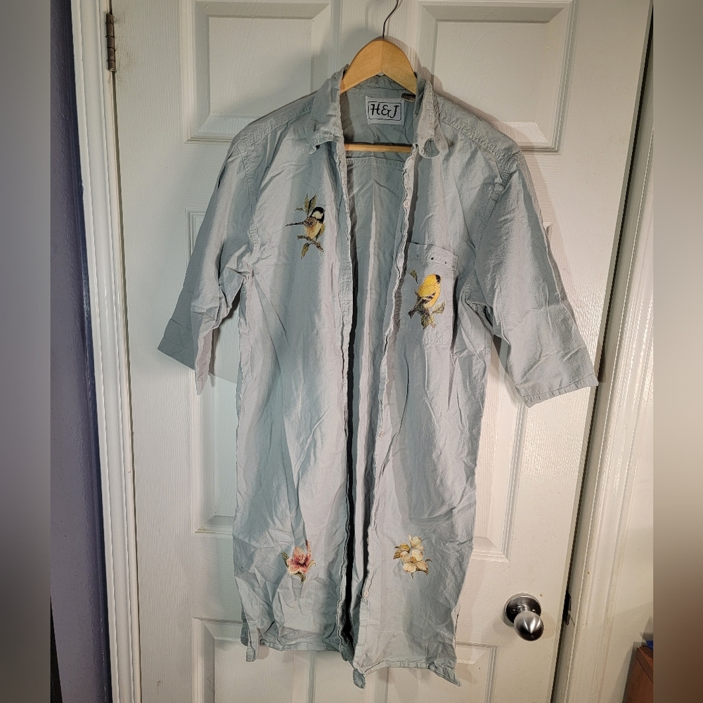 Vintage bird embroidered button down